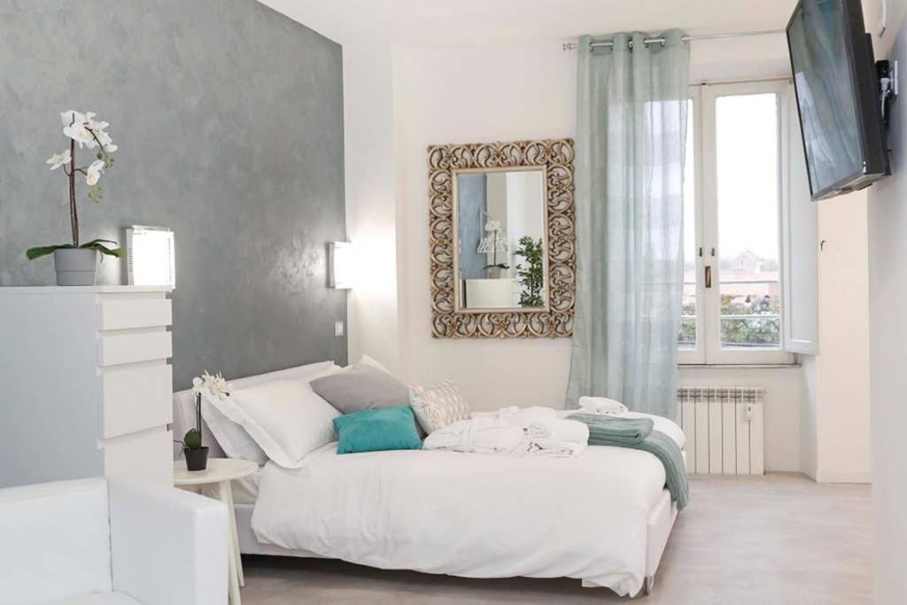 White Panoramic Jacuzzi Suite Trastevere - Top Collection ローマ エクステリア 写真