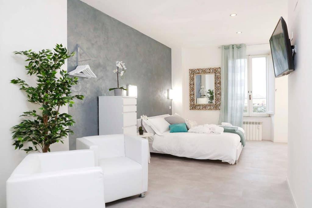 White Panoramic Jacuzzi Suite Trastevere - Top Collection ローマ エクステリア 写真